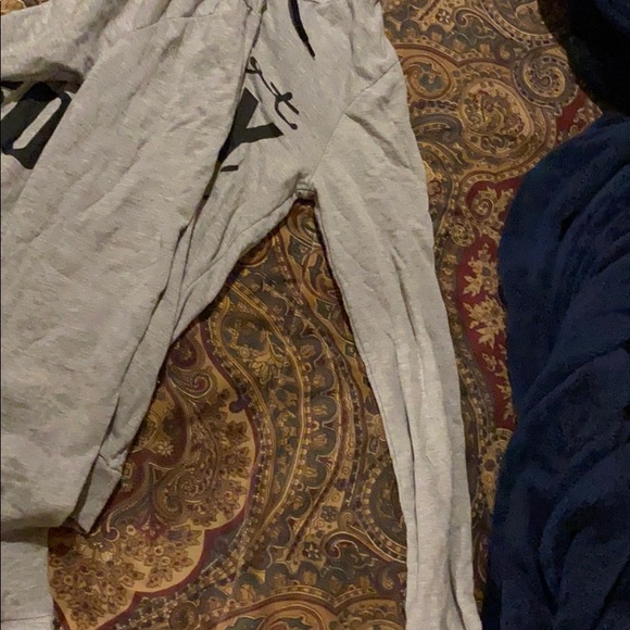 Sweatshirt - Picture 3 of 5